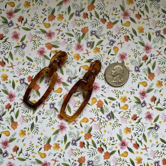 Tortoiseshell Earrings - Picture 3 of 4